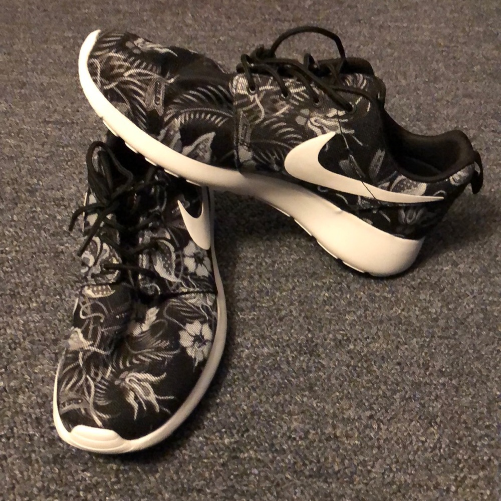 Roshe Hawaii Print Size 9.5